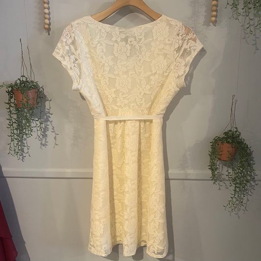 Lace belted SS mini dress, Cream