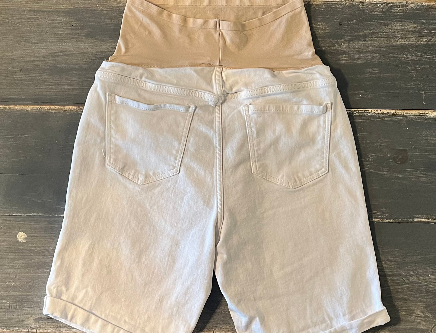 Full panel rolled cuff 8.5" denim shorts, White