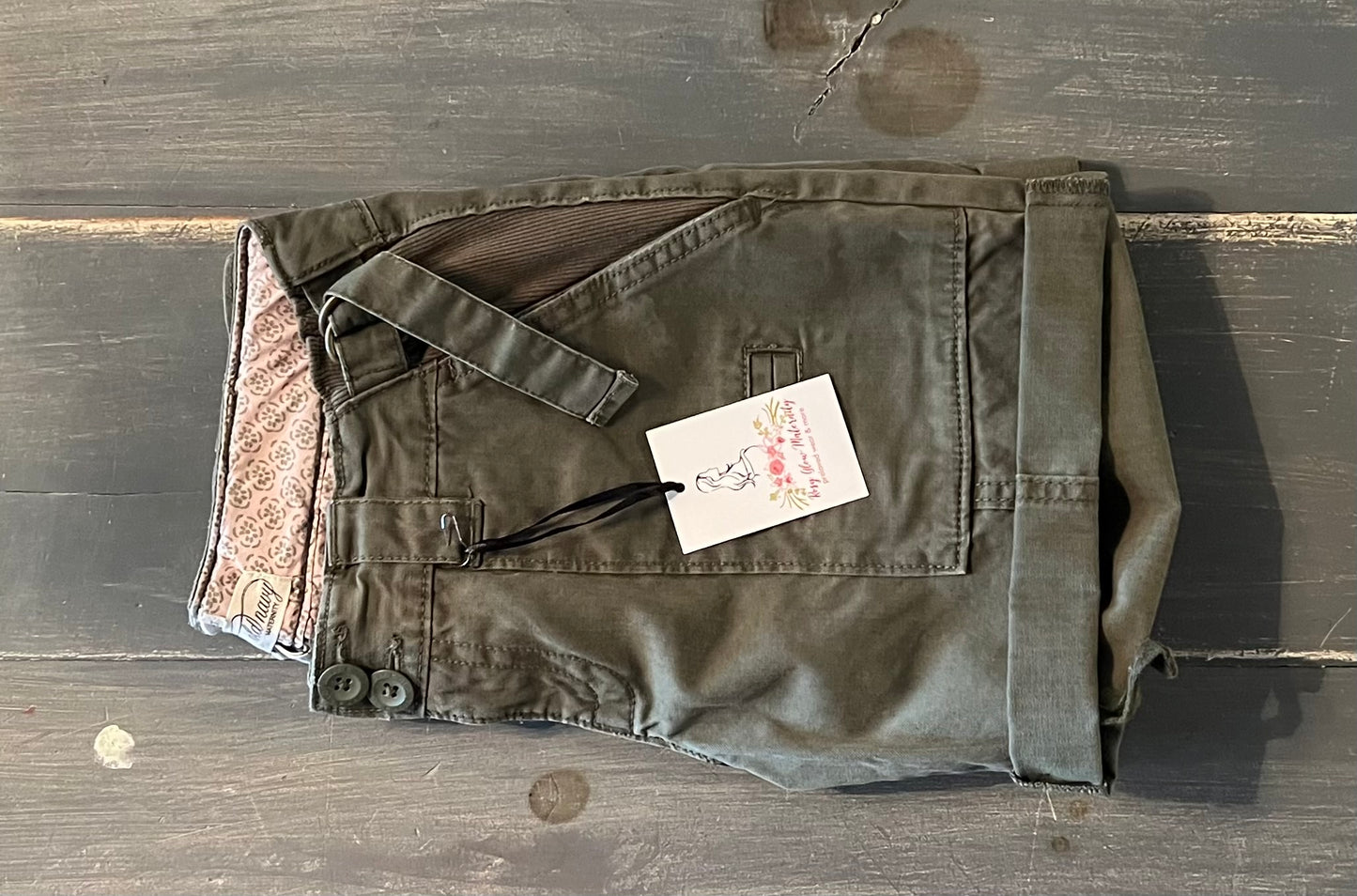 Side panels w/buckles 5.5" casual shorts, Olive