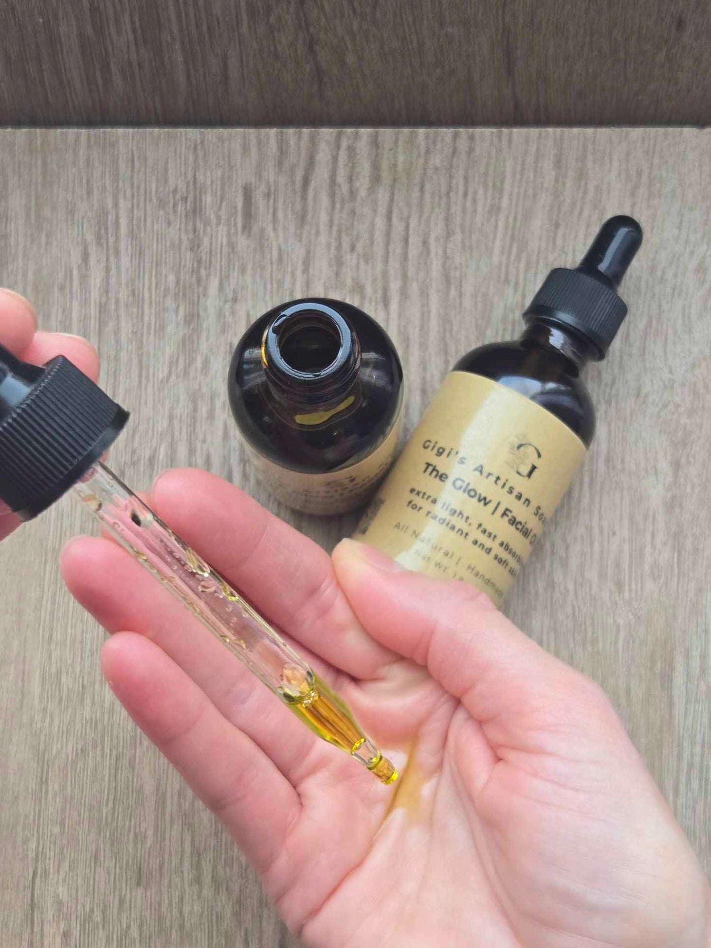 The Glow facial oil