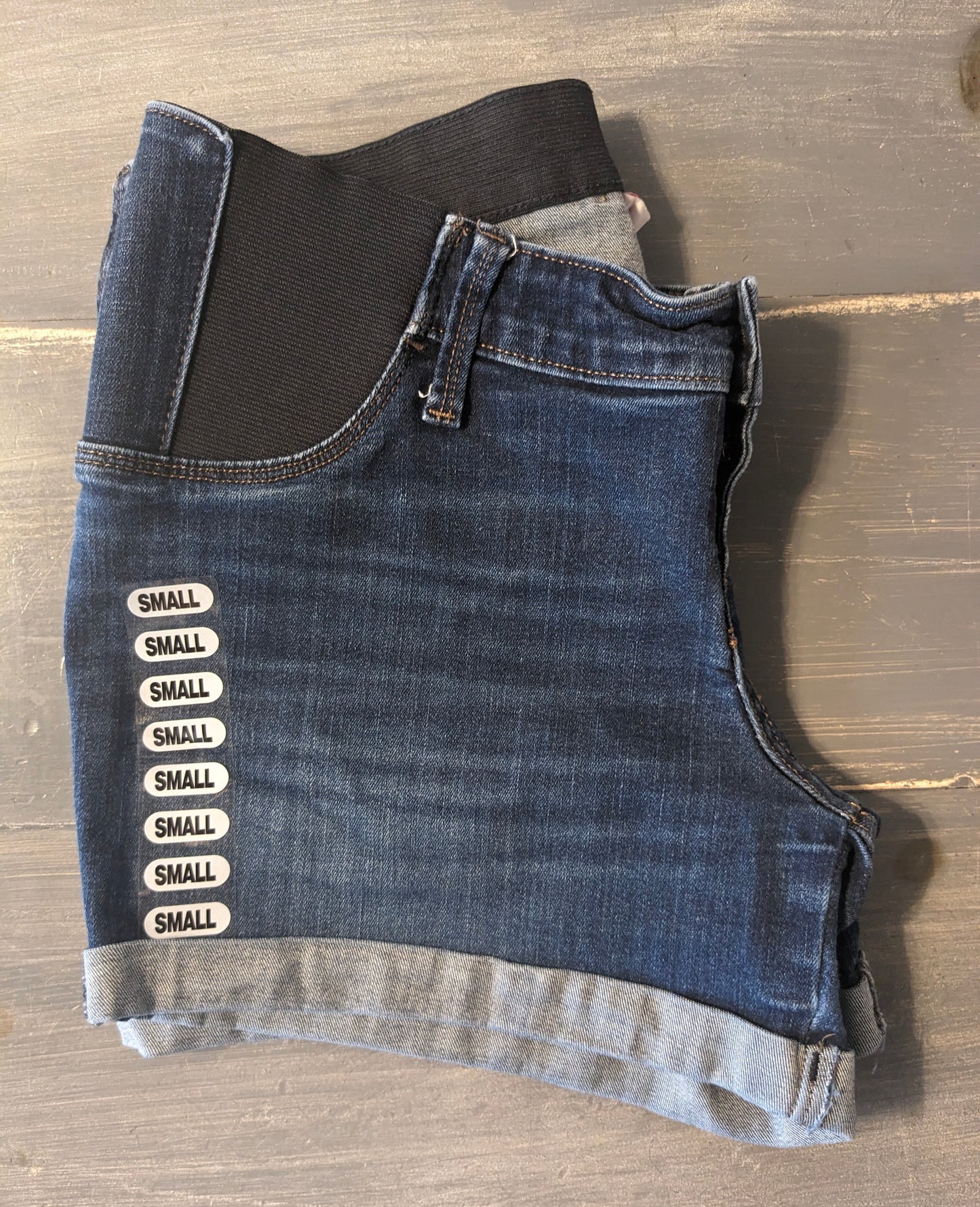 Side panels rolled cuff 3.5" denim shorts, Medium wash