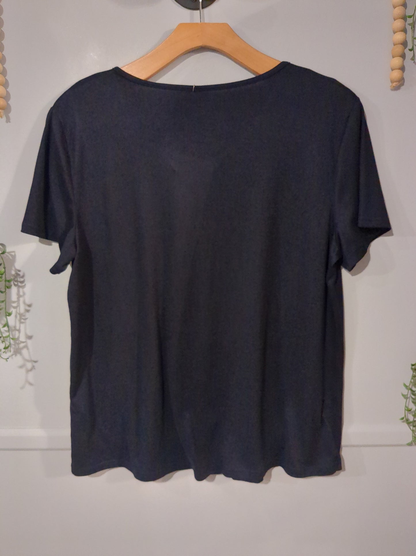 Boxy split v-neck SS quarter button tee, Navy