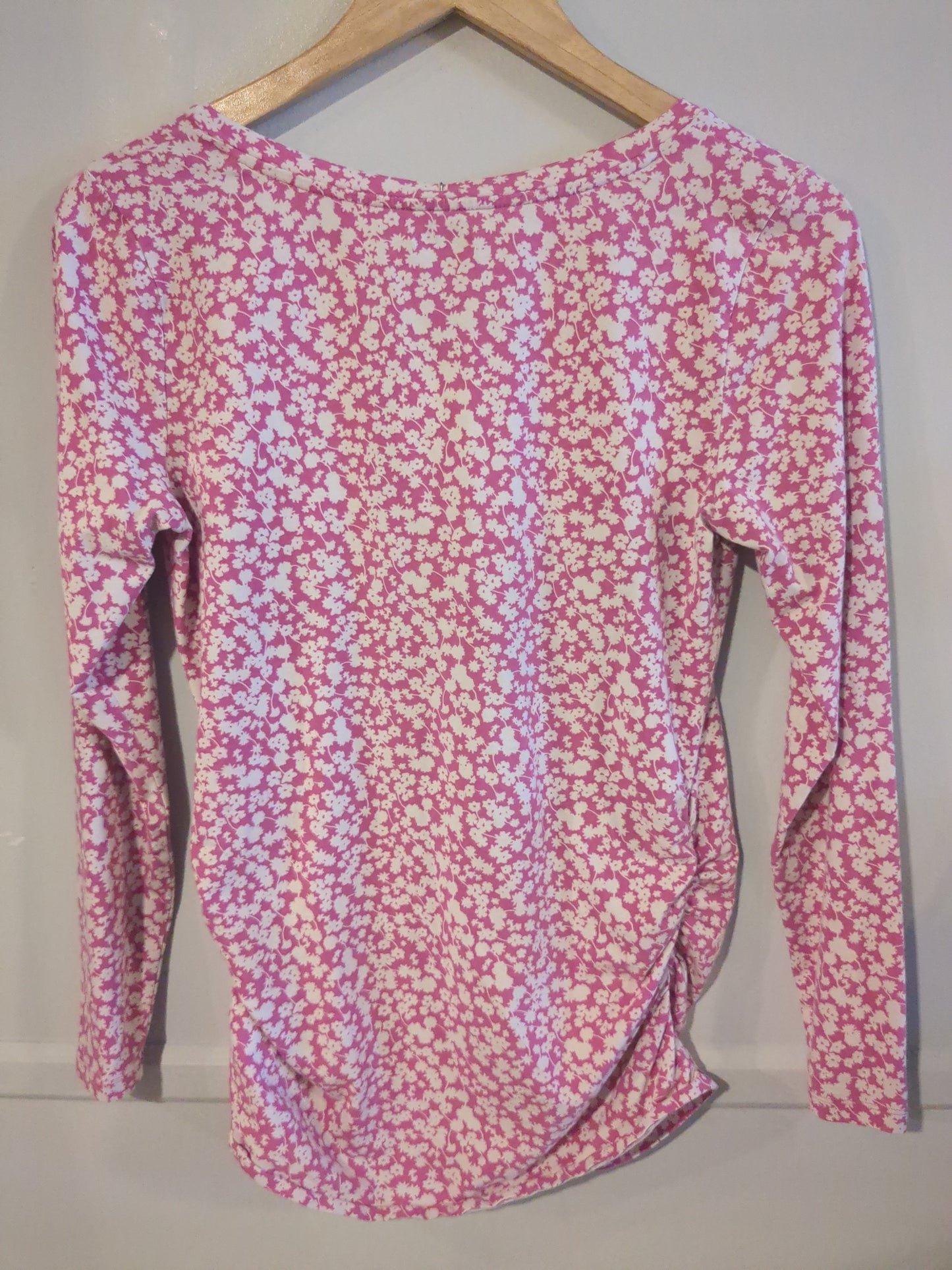 Fitted v-neck LS tee, Pink florals